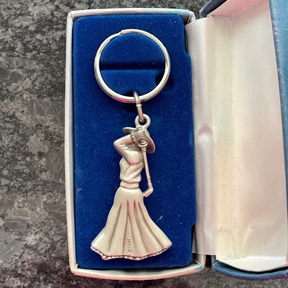 Vintage pewter Fort Lady Golfer key chain new in box very detailed - Picture 2 of 4